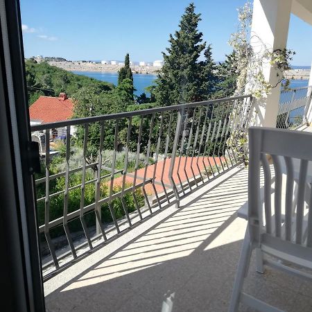 Apartments 4U Omišalj Eksteriør billede