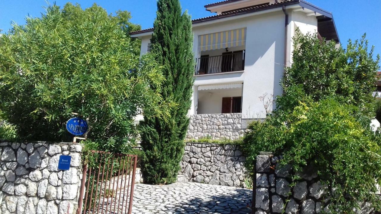 Apartments 4U Omišalj Eksteriør billede